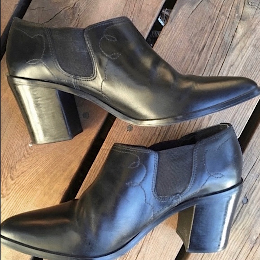 VICTORIA’S SECRET Boots COLIN STUART Booties Shoes Black Leather Heels Size 7.5